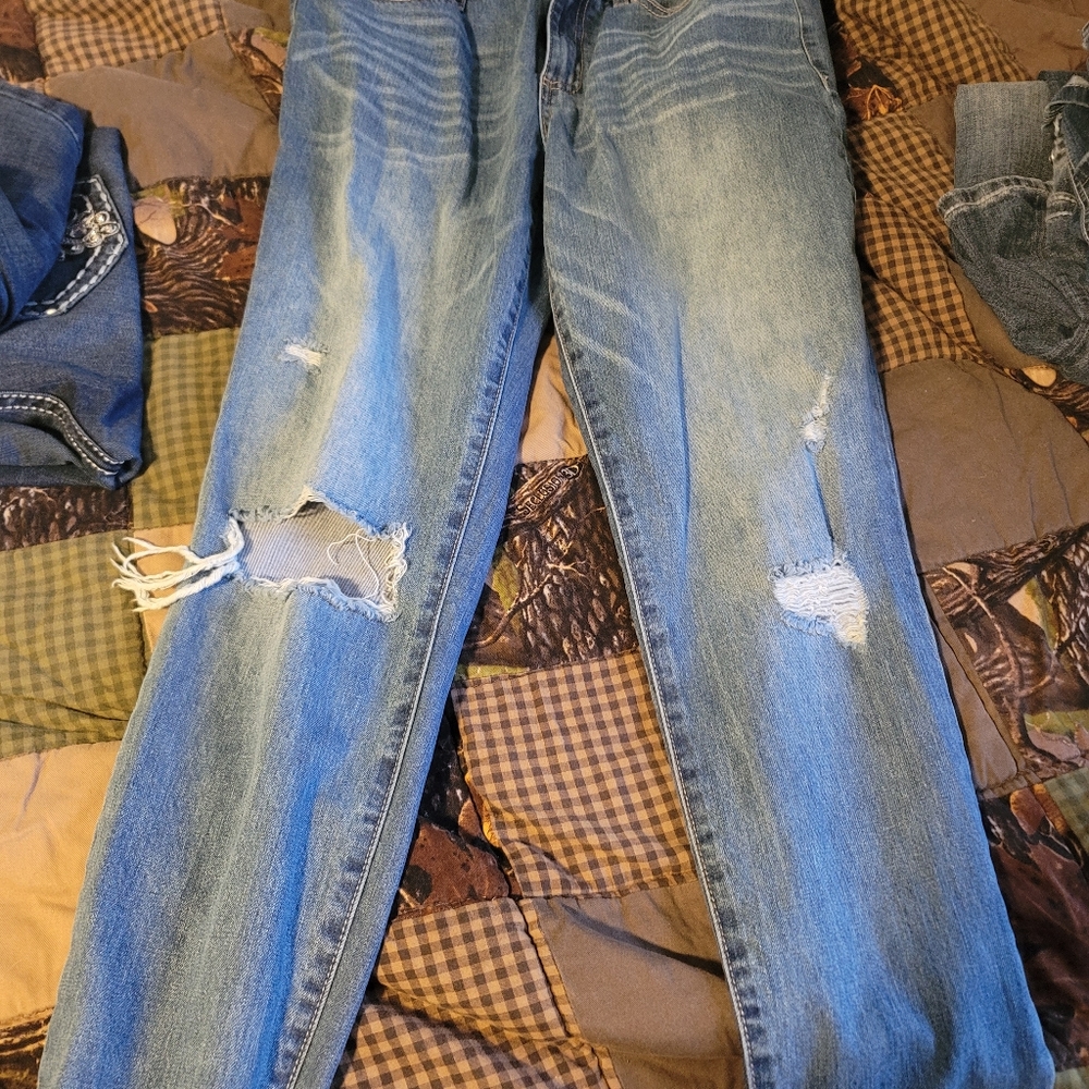 Rewash distressed jeans